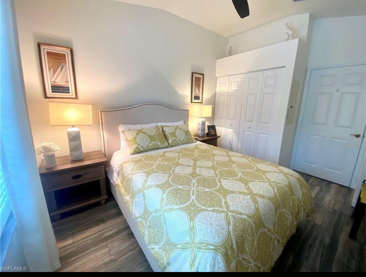 2nd bedroom - 6910 Satinleaf Rd N