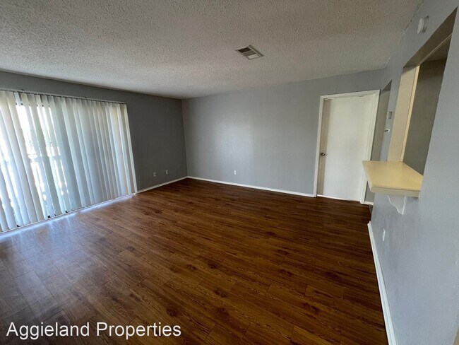 Building Photo - 2 br, 2 bath House - 1104 Autumn Circle - C