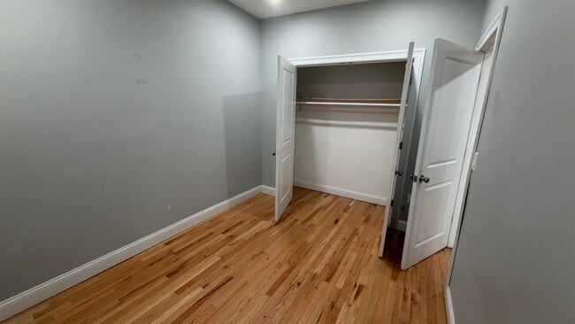 Building Photo - 137A Dekalb Ave