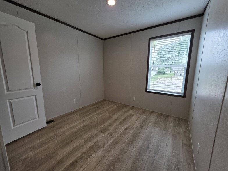 Building Photo - 1300 W Commodore Blvd