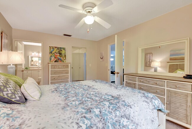 Building Photo - 6586 Southurst Terrace