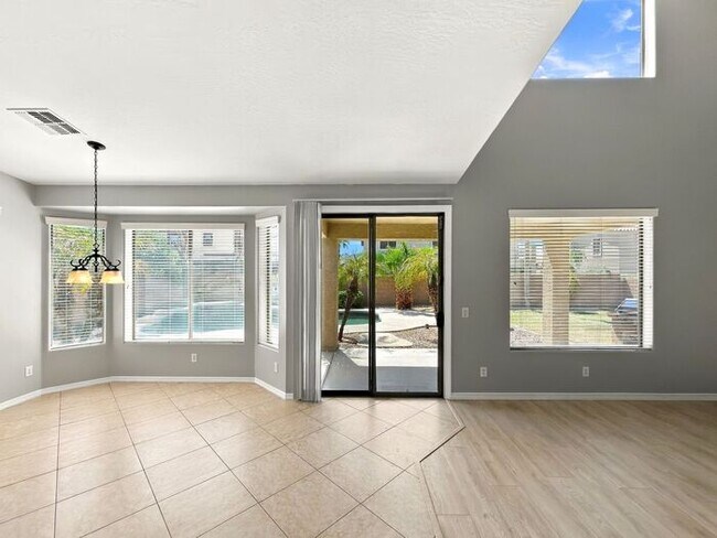 Building Photo - Gilbert 5-Bedroom Home with Pool, Loft & Primary Suite Downstairs – Minutes from Gilbert Regional...