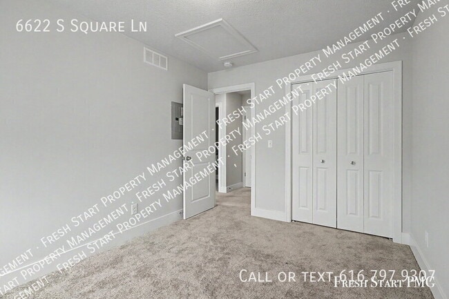 Building Photo - 6622 S Square Ln