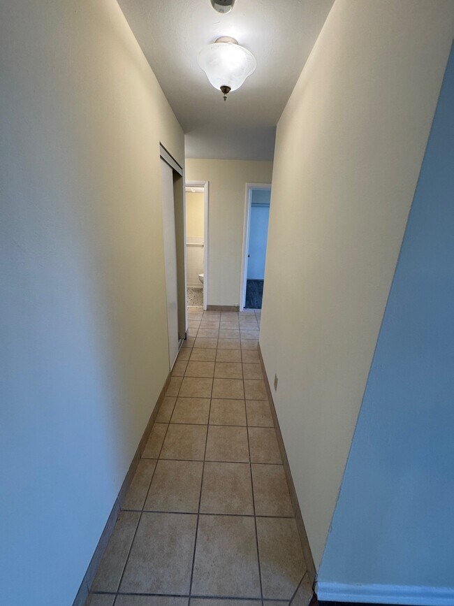 Building Photo - 689 Snelling Ave S