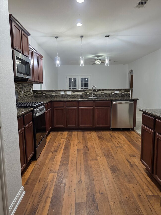 Building Photo - 1819 Opal Peach Dr