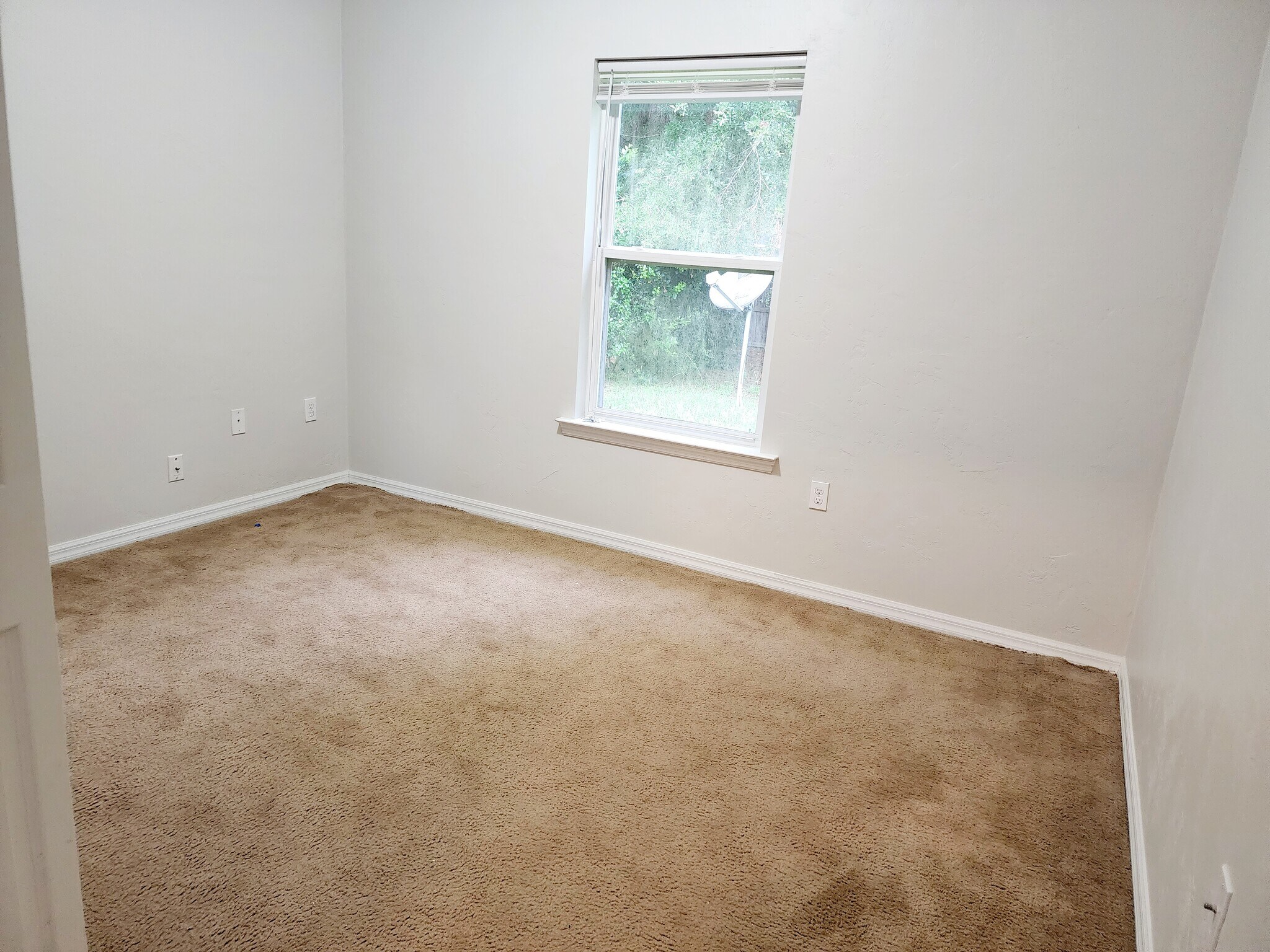 Bedroom# 3: Carpets have been replaced throughout the house. New picture coming soon! - 8184 SW 73rd Ln