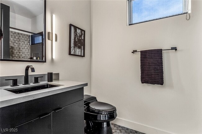 Building Photo - 2240 Sky Pointe Ridge Dr