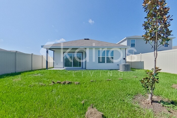 Building Photo - 4383 SW 85 Ln