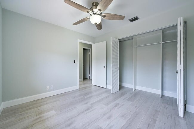 Building Photo - 6817 Via Regina