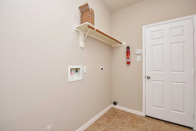 Building Photo - 407 Stream Mill Ln