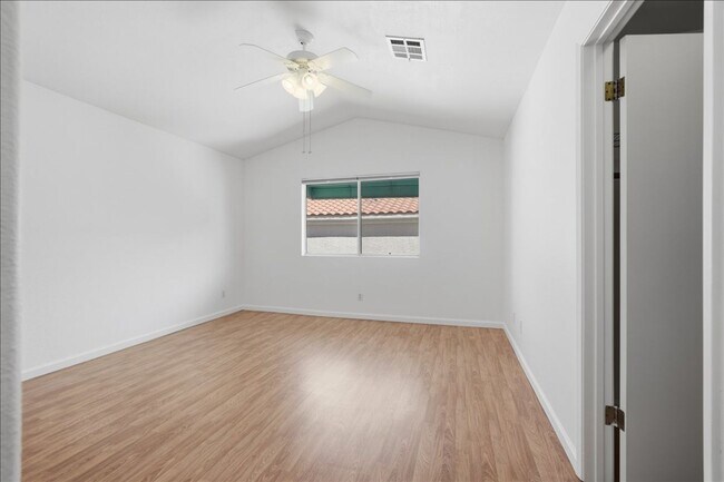 Building Photo - 2nd Level 2 bedroom, 2 bathroom condo outside of Summerlin