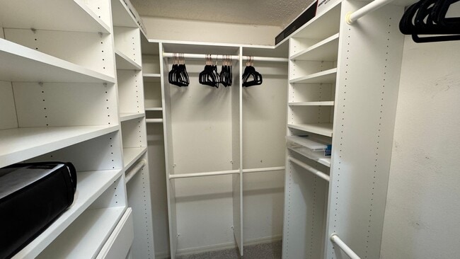 Building Photo - Furnished Short Term Rental