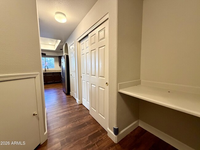 Building Photo - 10232 N 12th Ct