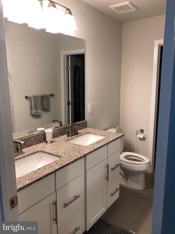 Building Photo - 6212 Editors Park Dr