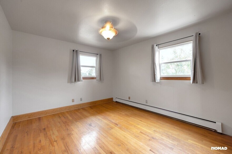Building Photo - 3636 Royal Dr