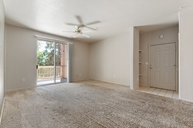 Building Photo - Cozy 3 Bed Littleton Condo
