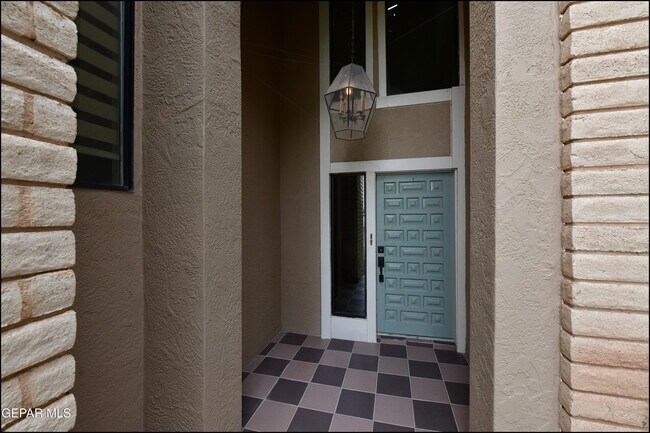 Building Photo - 5900 Mira Hermosa Dr