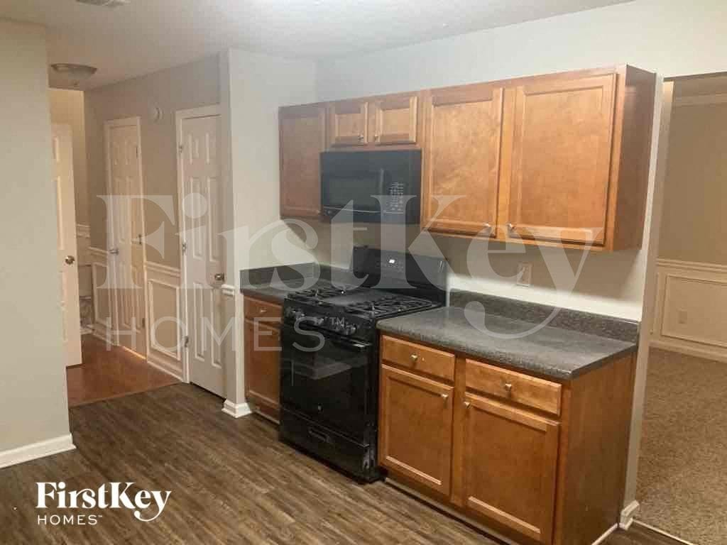 Building Photo - 226 Bonnes Dr SW