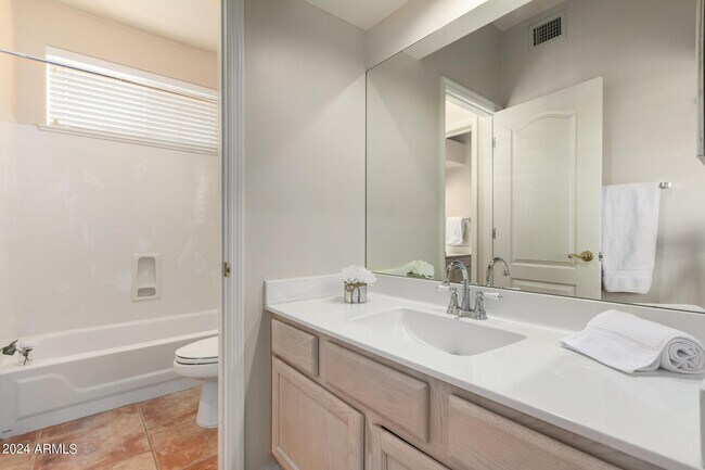 Building Photo - 8924 E Captain Dreyfus Ave