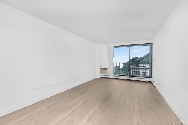 Building Photo - 1155 Warburton Ave