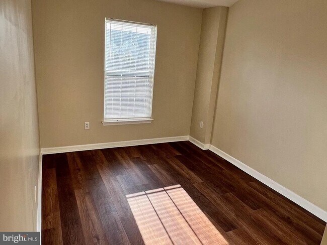 Building Photo - 439 Amelanchier Ct