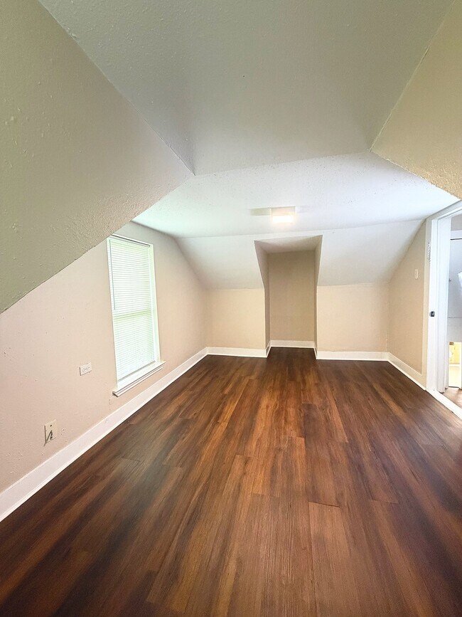 Building Photo - 3909 Lavender St