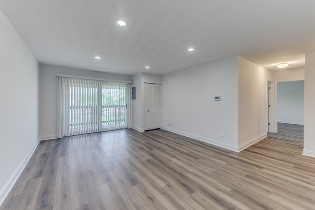 Building Photo - 900 Perrie Dr