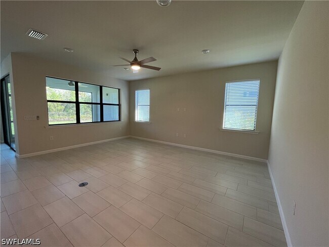 Building Photo - 2122 Yellowfin Cir