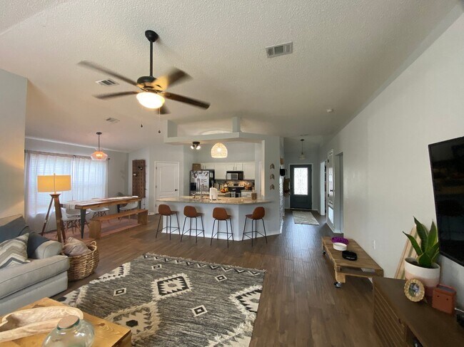 Building Photo - 6486 Surfside Cove