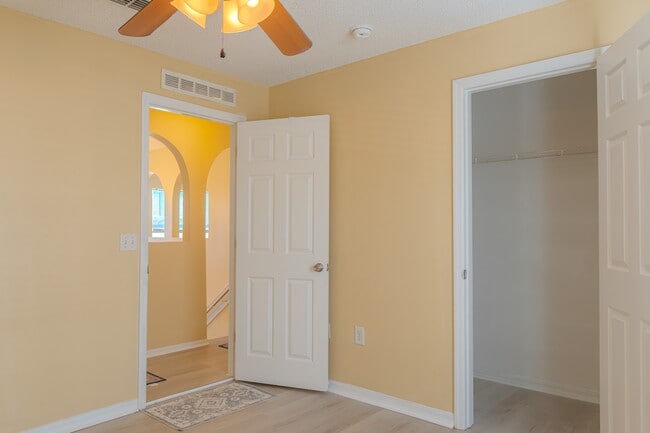 Building Photo - 274 Curtis Ave