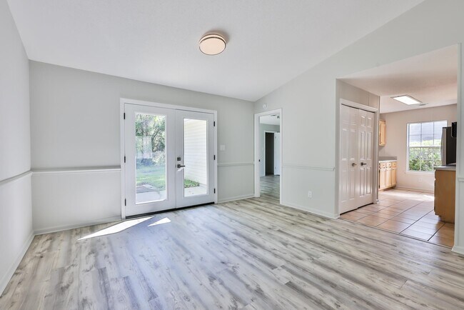 Building Photo - 2914 Temperance Dr