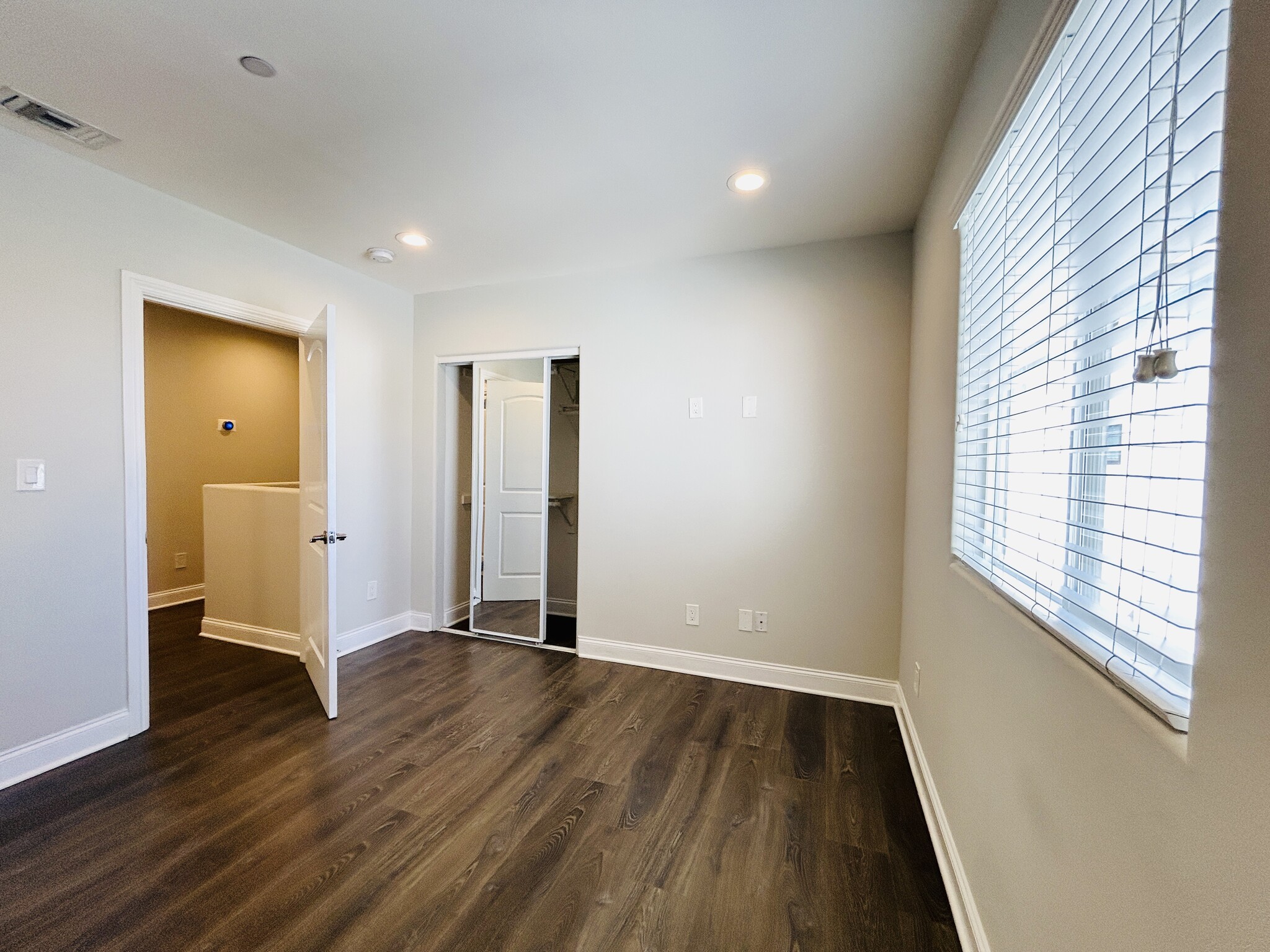 Building Photo - 7205 S La Cienega Blvd