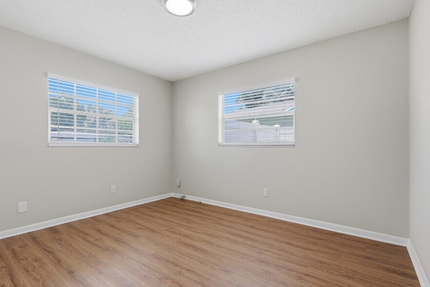 Building Photo - 14505 Farm Hills Pl
