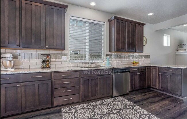 Building Photo - 4646 Corvina St