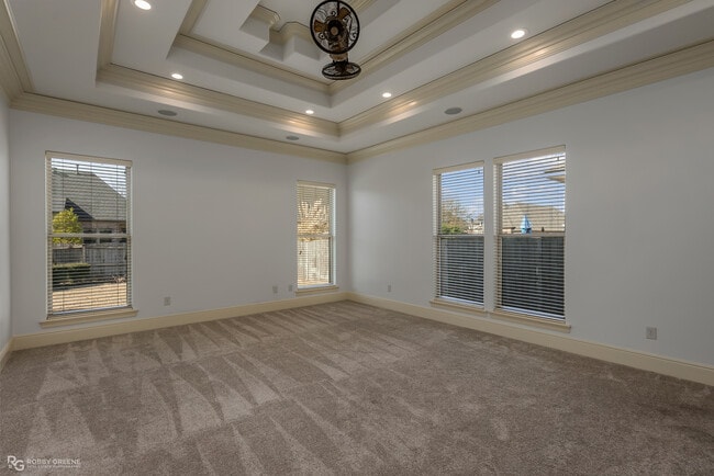 Building Photo - 322 Paris Pl