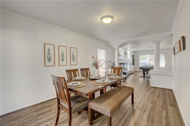 Building Photo - 1721 Sweet Pea Ave