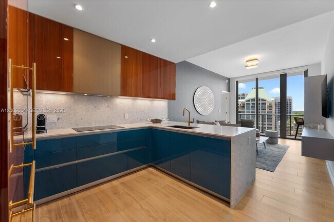 Building Photo - 2678 Tigertail Ave