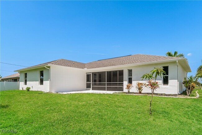 Building Photo - 2929 SW 7th Pl