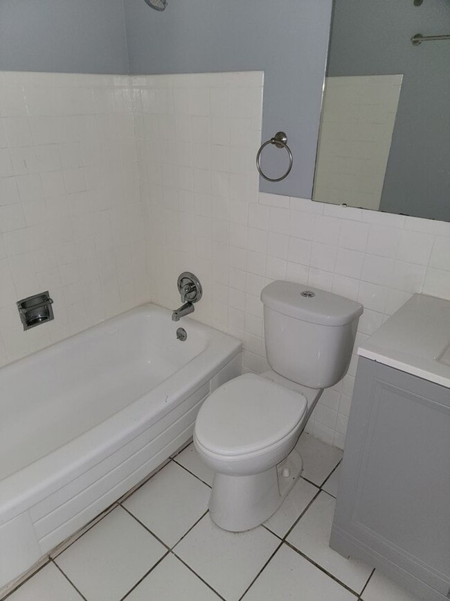 Building Photo - Nice House for Rent in Creve Coeur