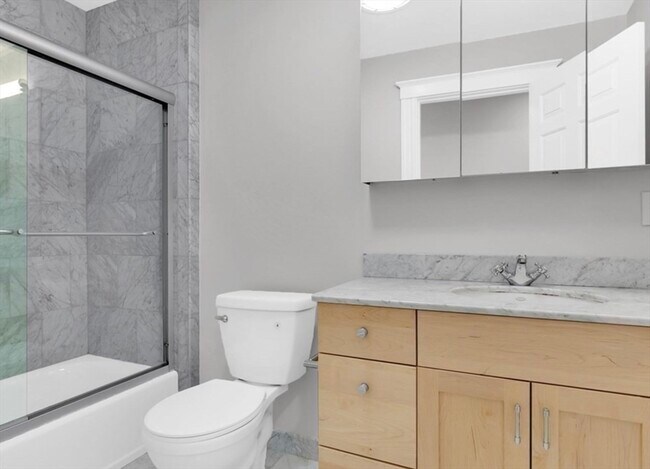 Building Photo - 117 Sutherland Rd