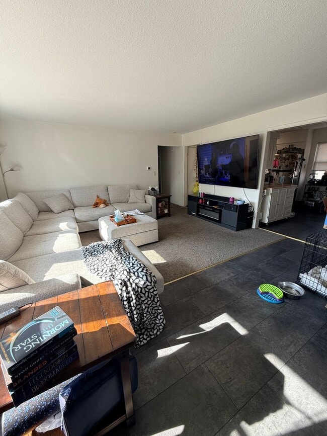 Building Photo - 1521 Thompson St