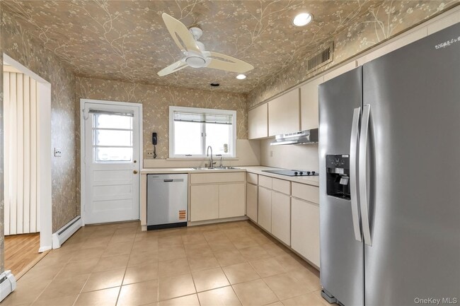 Building Photo - 681 Flanders Dr