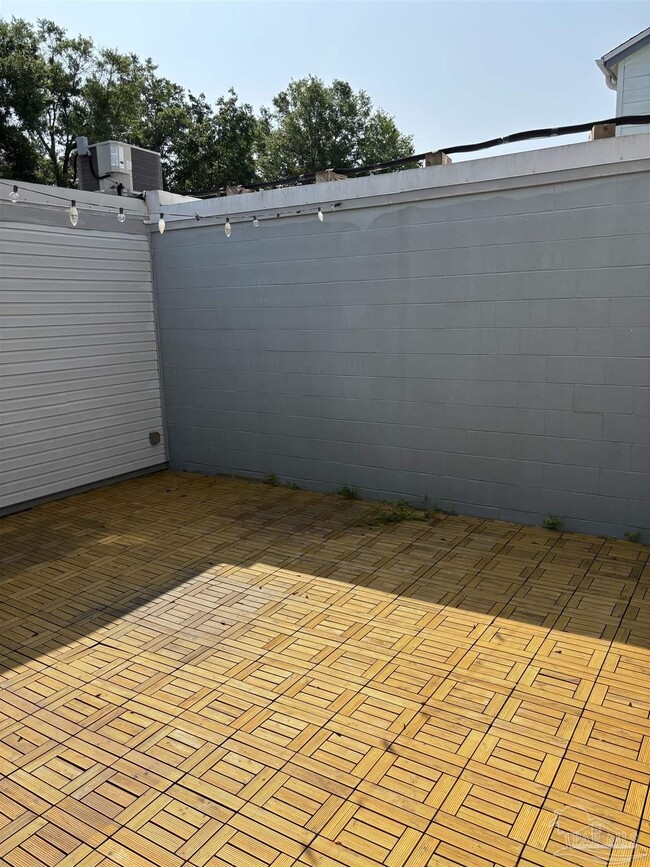 Building Photo - 8410 Williamsburg Cir