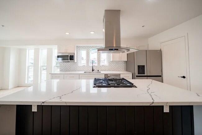 Building Photo - Hamilton