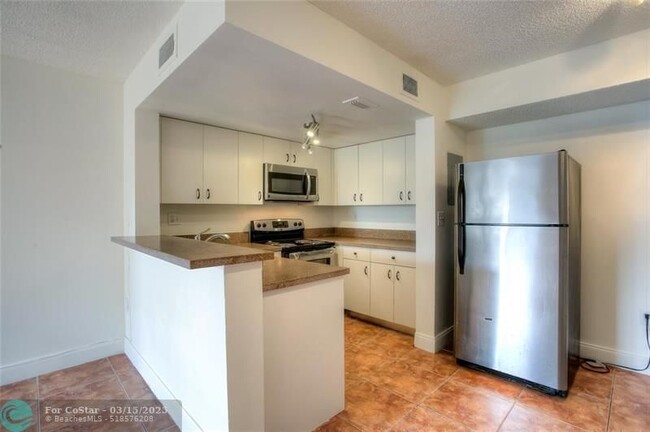 Building Photo - 510 NW 86th Pl