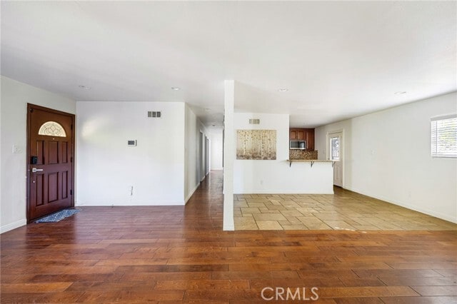 Building Photo - 7044 White Oak Ave