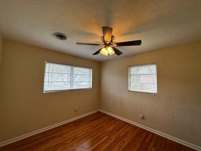 Building Photo - 2214 Joyner Dr