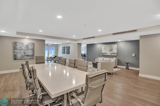 Building Photo - 715 Bayshore Dr