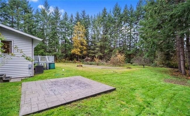 Building Photo - Immaculately maintained rambler in Sammamish with huge yard!!
