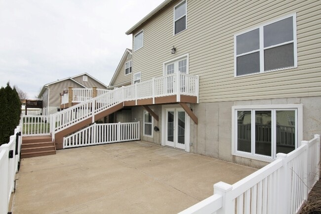 Building Photo - 95 Counsel Ct